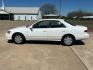 2000 White /TAN Toyota Camry LE (JT2BN22K7Y0) with an 2.2L L4 DOHC 16V engine, 4-Speed Automatic transmission, located at 17760 Hwy 62, Morris, OK, 74445, (918) 733-4887, 35.609104, -95.877060 - 2000 TOYOTA CAMERY HAS 2.2L AND IS FWD. THIS IS A DEDICATED CNG (COMPRESSED NATURAL GAS). FEATURES POWER LOCKS, POWER WINDOWS, POWER MIRRORS, MANUAL SEATS, AMFM STEREO, CASSETTE PLAYER, CRUISE CONTROL, TILT WHEEL, CLOTH SEATS. ****CLEAN TITLE*** 142,379 MILES 205/65R15 TIRES THIS SHOULD QUALIFY FOR - Photo#7